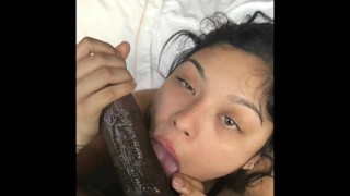 Latina Caliente Dando Una Mamada Descuidada