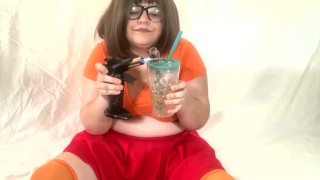 VELMA SMOKE SESSION SCOOBY DOO