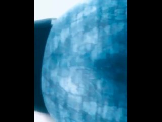 Amiga de mi novia me calienta con baile para luego dejarse cojer de perrito