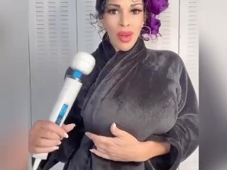 Isabella as you GF prepares to seduce you