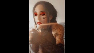 Petite Latina Rauch- und Blaswolken - 45