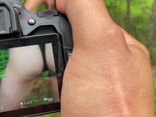 自然の中での写真撮影は、若いベイビーのクソで終わりました。 公園でセックス。