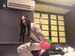 【中文字幕】尿尿 | 女性用灾害专用洗手间后的结果 | 日本女性,用振动器喷水自慰。未经审查的. 潮喷自慰舒服到极致...♡ - Screenshot 7 of 16 - Orgasm