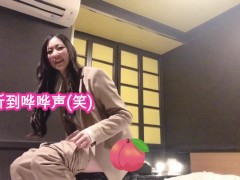 【中文字幕】尿尿 | 女性用灾害专用洗手间后的结果 | 日本女性,用振动器喷水自慰。未经审查的. 潮喷自慰舒服到极致...♡ - Screenshot 8 of 16 - Squirting