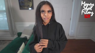 彼女は初めてポルノをやっていて、彼女はプロのポルノ Vlog Ep 2 です