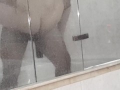 Andy Z 94 - follada dura de pie y cargada por un extraño en la ducha para la puta blanca venezolana