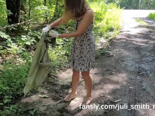 Naked girl clean up trash in public