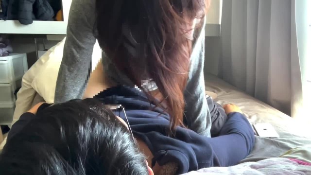 朝オナしてたら女友達にバレてそのまま寝起き中出しセックス