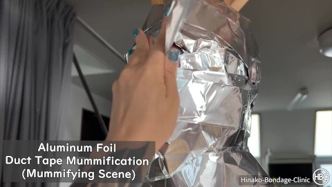 アルミニウムテープマミフィケーション(マミフィケーション制作シーン)　Aluminum Foil Duct Tape Mummification (Mummifying Scene)