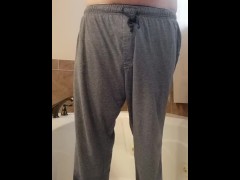 Wetting - Screenshot 1 of 16 - Pee
