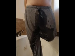 Wetting - Screenshot 13 of 16 - Peeing
