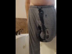 Wetting - Screenshot 3 of 16 - Peeing