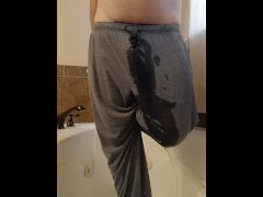 Wetting - Screenshot 4 of 16 - Pissing