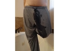 Pee Compilation - Screenshot 14 of 16 - Wetting