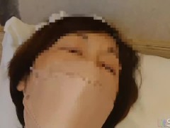 【熟女の絶頂オナニー!!】新しい、極太の大人のオモチャでオナニーしてイッてしまう淫乱熟女!! - Screenshot 8 of 16 - Electric Machine