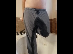 Wetting - Screenshot 10 of 16 - Peeing