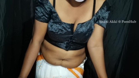 Sri Lanka MILF Insegnante matura in saree tech sex