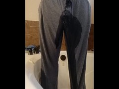 Wetting - Screenshot 7 of 16 - Pissing