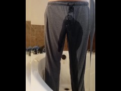 Wetting - Screenshot 9 of 16 - Peeing