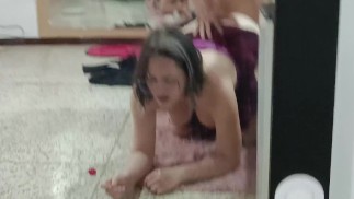 MI SCOPANO ALLO SPECCHIO E MI PIACE ESSERE TRATTATA COME UNA TROIA