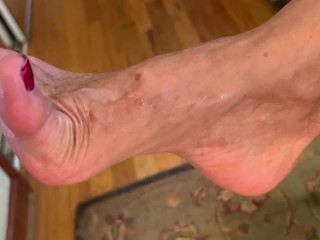 Cum on StepAunt's Feet with Red Nails and Anklet JOI Dirty Talk MILF GILF FOOTJOB