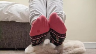 Сексуальный мотив носки играть 
