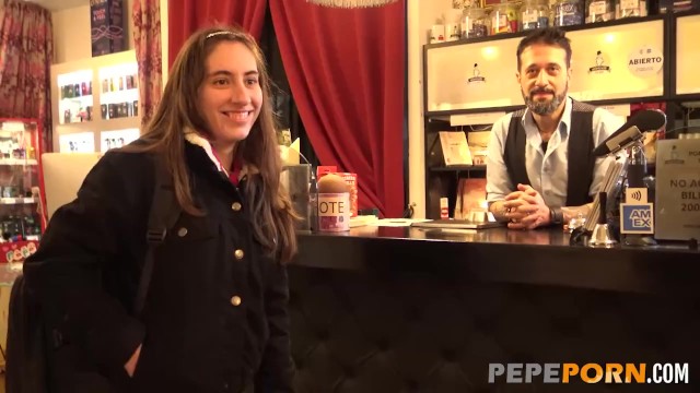 Amateur Jovencita De 18 Años Aprende Una Lección De Sexo De un Semental Muy Experimentado