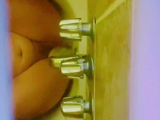 pissing, lightskin girls, squirting in the tub, peeing