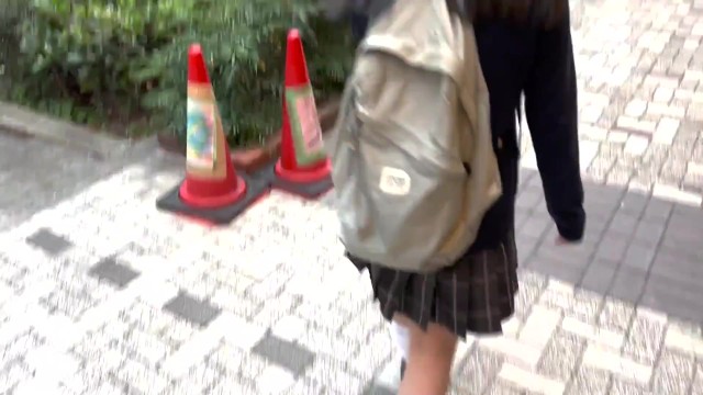 【※流出厳禁※】※場所特定厳禁※ 放課後18歳合法JKが関西の街で遠隔バイブで爆イキ！➡︎制服のままネカフェで声を我慢してスカート捲り上げて生ハメ生中出し！日本人高校生