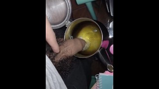 Filling coffe recipient with piss.