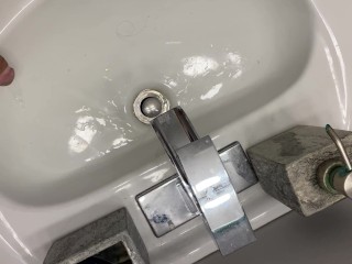 Home alone Pissing in my Step Mom Bathroom Sink Moaning Pissgasm Watch SQUIRT at END Felt Amazing