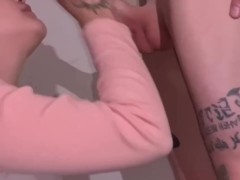 Застенчивая малышка отсасывает мой член и я кончаю ей на лицо. - Screenshot 15 of 16 - Romantic Love Sex