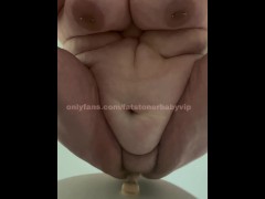 watch my belly jiggly as i fuck my dildo 