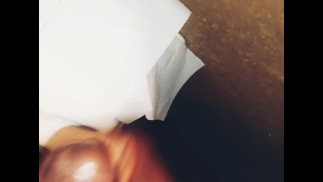 Кончил в общественный туалет