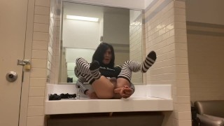 Cum with Me in the Bathroom 🍆💦💦