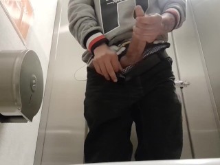 Masturbating at Work Xxx69kamiloxxx