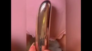 Мне нравится использовать фаллоимитаторы, это заставляет вас хотеть увидеть больше