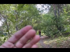 Она бегала в лесу и стянула с себя леггинсы, чтобы засадить игрушку в киску - Screenshot 1 of 16 - Beautiful Girl