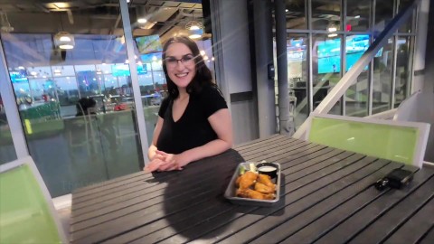 FUCKING WAITRESS AT TOP GOLF 4K twitter thegorillagrip