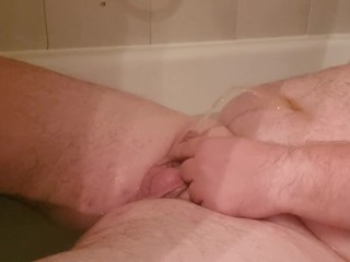 Chubby Pee on his Body and Fast Cum