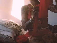 Video Ebony Nude photo shoot into a porn session 
