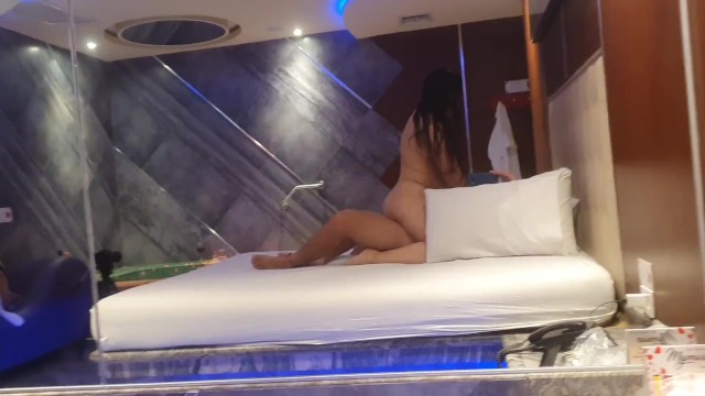 Моя сводная сестра и ее лучшая подруга согласились заняться сексом без презерватива в Медельине, Кол