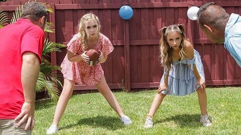 DaughterSwap - Adorables chicas Macy Meadows y Krissy Knight intercambian padrastros y chorros en sus pollas