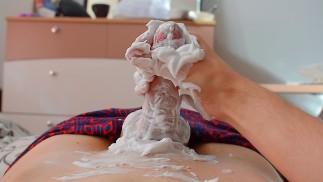 ⭐ 热心的家伙从剃须泡沫的可怕效果中射精💦 ( onlyfans - @handjobmen )