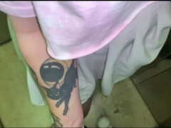 Подцепил школьницу на улице и трахнул её в подъезде. 5/16