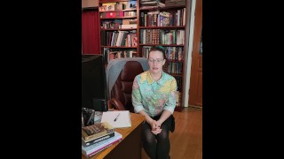 Molly Locke en Sexy Bibliotecaria Fantasía! Video completo en mi Only Fans.