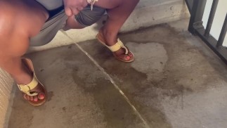 Писаю до свидания с моей бывшей дверью 