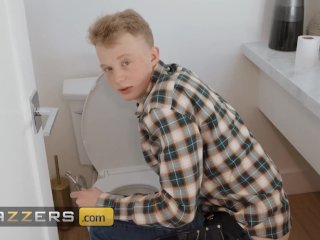 Brazzers - Payton Hall Plays An Old Trick In The Book To Get The Plumber Naked & In Her Bed screenshot number 1