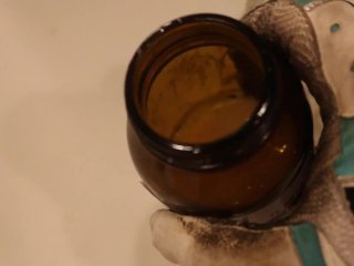 大量の冷凍精液で汚い靴下とサカストの精子漬け動画sperm