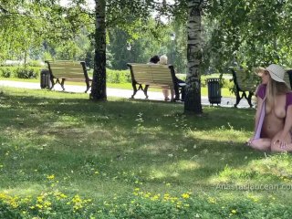 Beautiful girl shines tits_walking in public